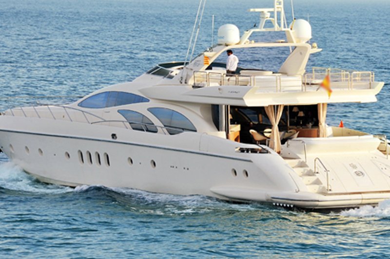 High-End Yacht Charter Brokers in New Hampshire