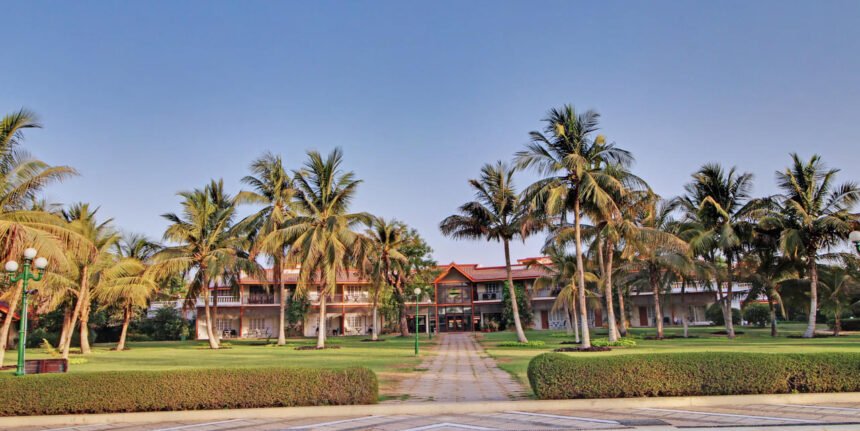 Couples love planning a one day picnic near Ahmedabad