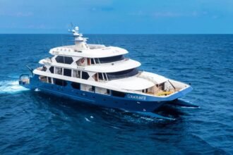 High-End Yacht Charter Brokers Near Me