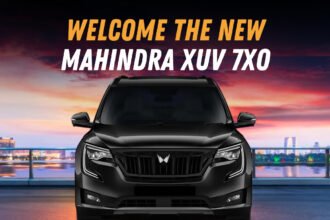 Mahindra XUV700 AX7